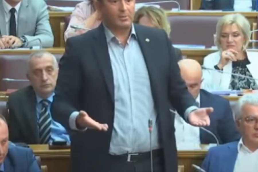 MEDOJEVIĆ RASKRINKAO PREVARANTA Krivokapić koristi pare iz budžeta da formira novi DPS, sjaši Kurta, da uzjaši Murta!