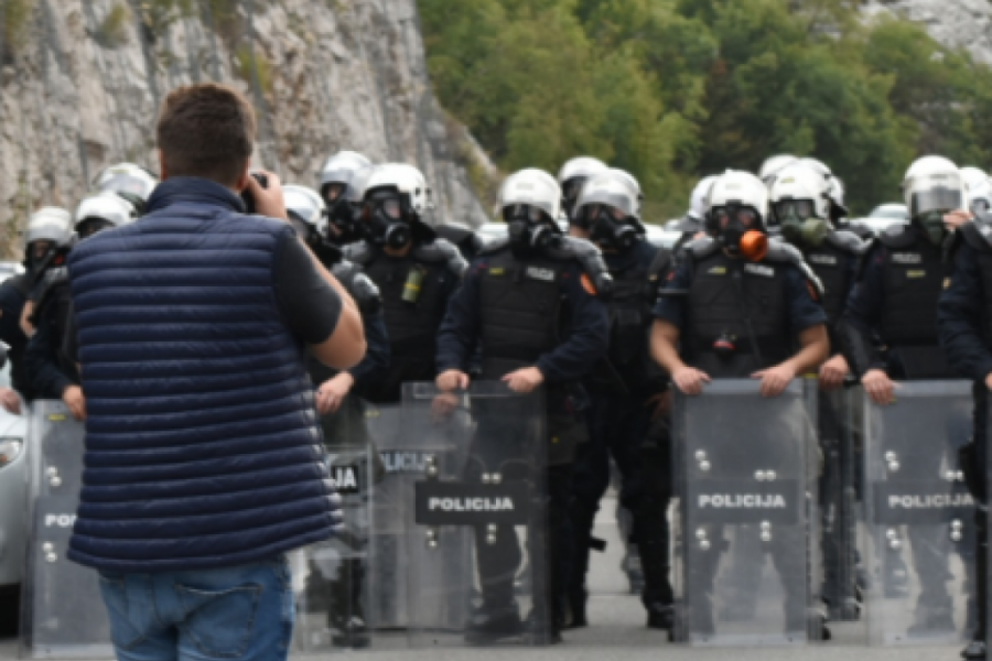 AMBASADE PORUČILE: Osuda za sve oblike nasilja danas u Crnoj Gori