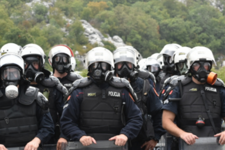 CG POLICIJA ZVANIČNO: Osam privedenih, 1 uhapšen, povređena 2 policajca