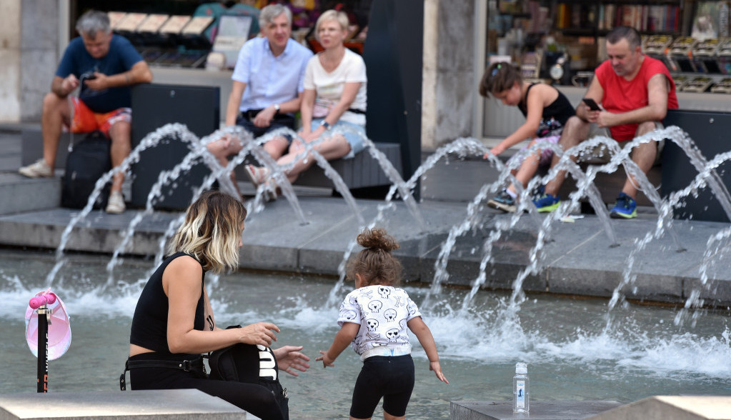 KOMŠILUK GORI U Mostaru 41 stepen, na udaru visokih temperatura Zagreb, Rijeka i Split