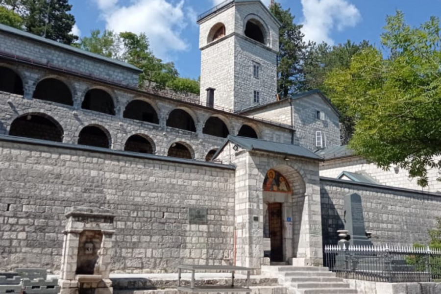 Cetinjski manastir ponovo upisan kao SVOJINA Mitropolije crnogorsko-primorske!