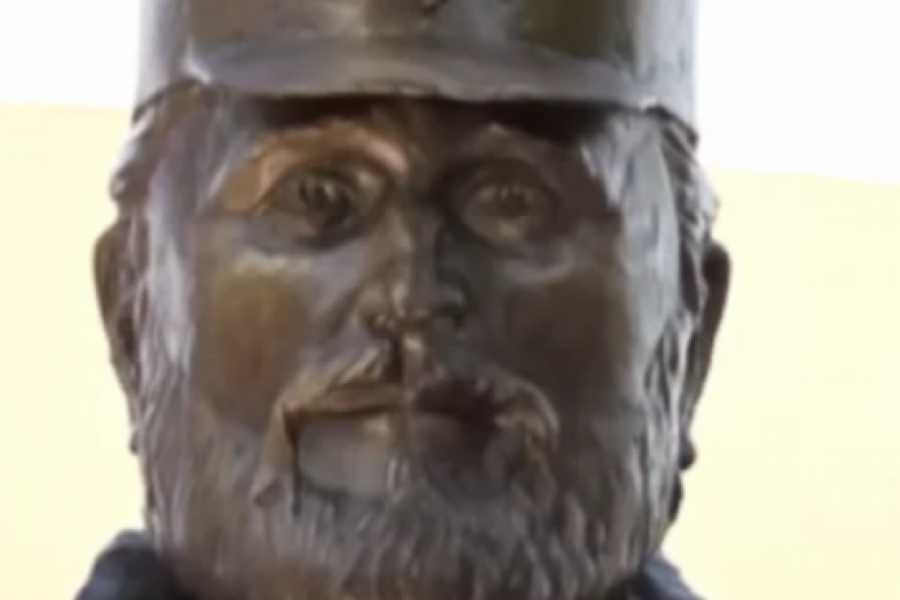 DA VEČNO ČUVA SRPSKU KAO KAD JE BILO NAJTEŽE U Bileći otkriven spomenik vojvodi Radovanu Radoviću (VIDEO)