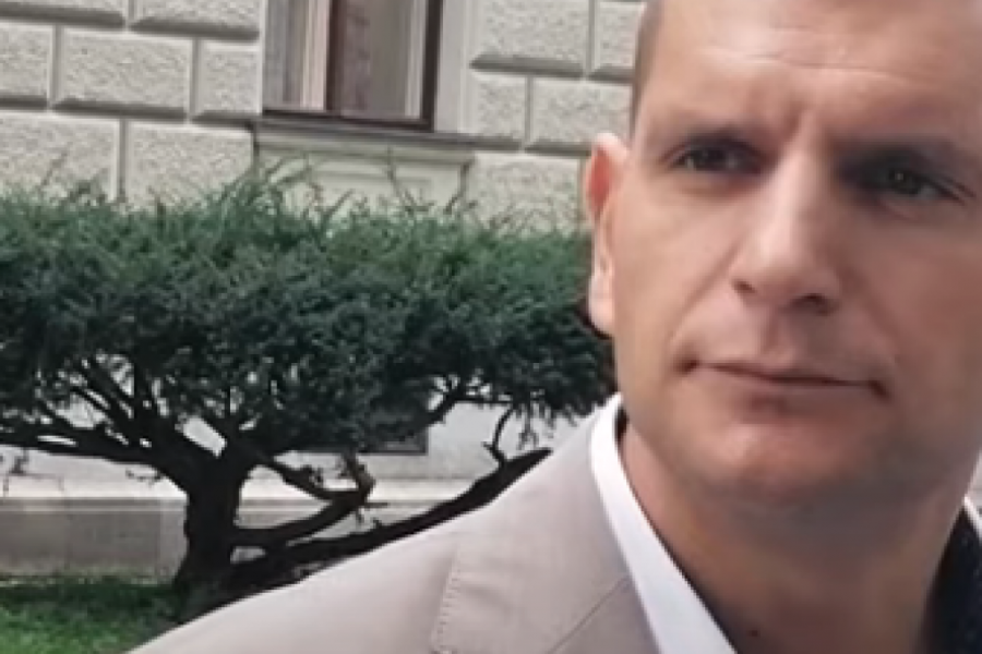 HAOS ZBOG KOVID PROTESTA: Policija pretresala Zoranovu kuću