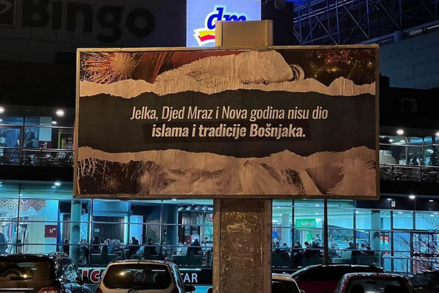 NISU DEO ISLAMA Bilbord u Zenici protiv Nove godine, jelke i Deda Mraza!