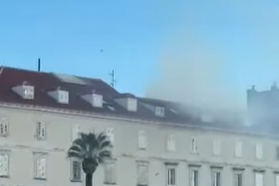 HOROR U SPLITU: Bukti požar u Dioklecijanovoj palati (VIDEO)