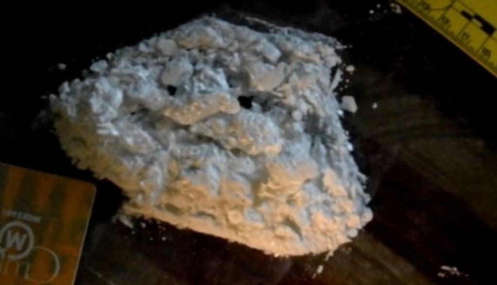 ZATEČENI NA DELU: Petorka uhvaćena u konzumiranju kokaina