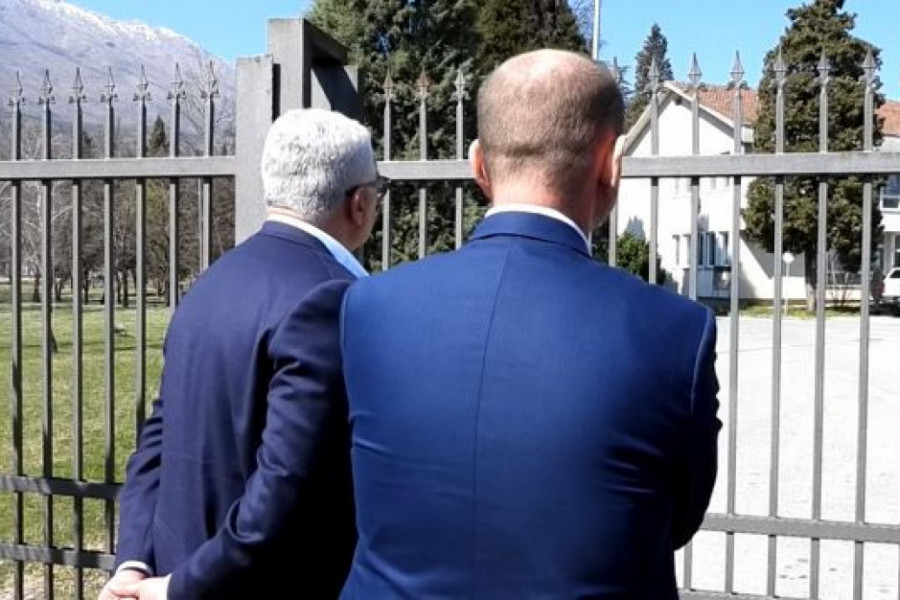 NEMAJU TRUNKU OBRAZA: Vlada Zdravka Krivokapića zabranila liderima DF-a da polože venac žrtvama NATO zločina!(VIDEO)
