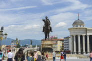 OSUDA IZ SKOPLJA: Poslanici nosili natpise Makedonija je Bugarska