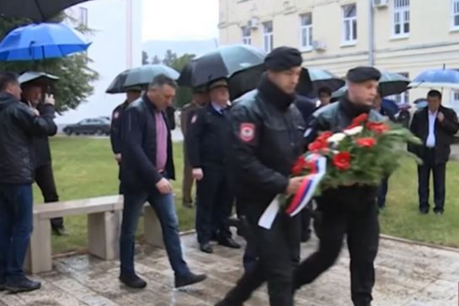 OBELEŽEN DAN POLICIJE: Širom Srpske odata počast poginulim pripadnicima MUP