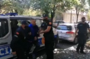ALTERNATIVA: Postoji snimak na kojem Veljović naređuje da se oružjem i koktelima napadne policija