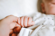 UTVRĐUJE SE KO JE KRIV ZA POVREDU NOVOROĐENČETA: Beba dobila frakturu lobanje
