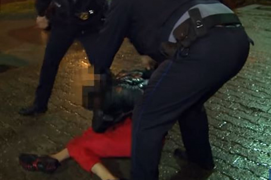BUDNO OKO KOMŠINICE: Teslićanka osujetila pljačku- Policija PALESTINCE UHVATILA NA DELU