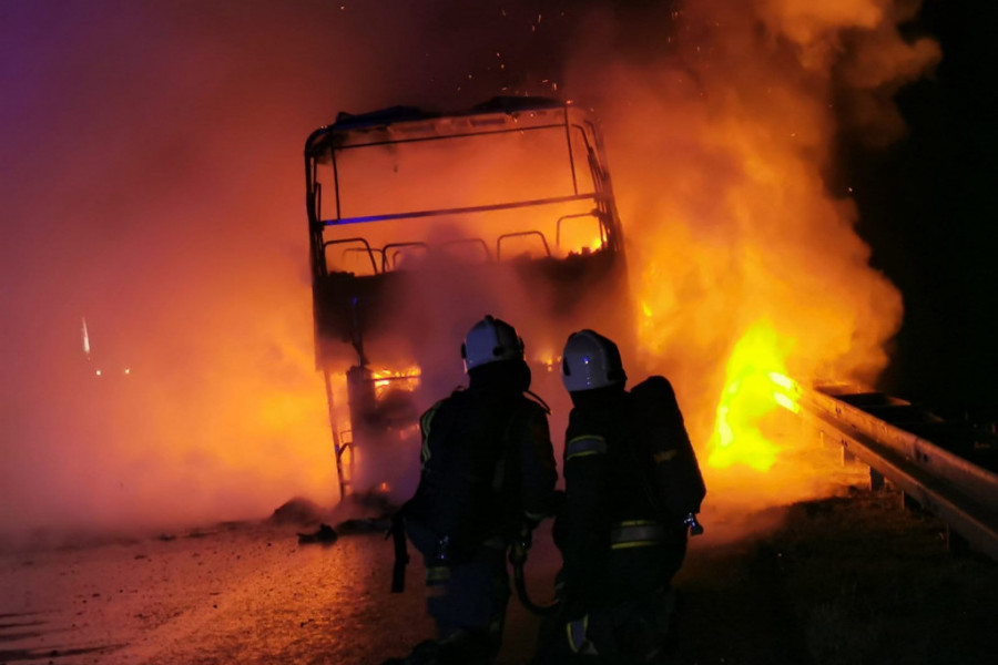 JOŠ JEDAN POŽAR NA AUTO PUTU: Kod Varaždina izgoreo autobus