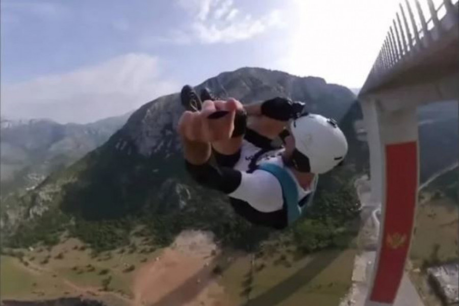(VIDEO) MISLILI SMO DA SMO SVE VIDELI NA CG AUTO-PUTU: Pogledajte skok padobranom sa mosta Moračica