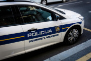 DRAMA U RIJECI: Sa automatskom puškom izašao iz automobila, intervenisala policija