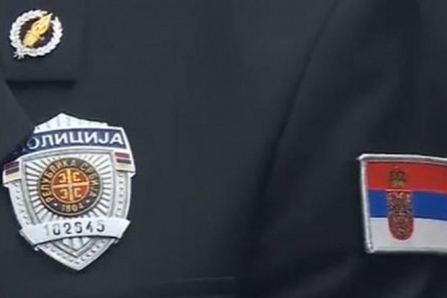 KRAO DRVA IZ ŠKOLE: Policiji u Banjaluci bio sumnjiv golf sa punom prikolicom cepanica