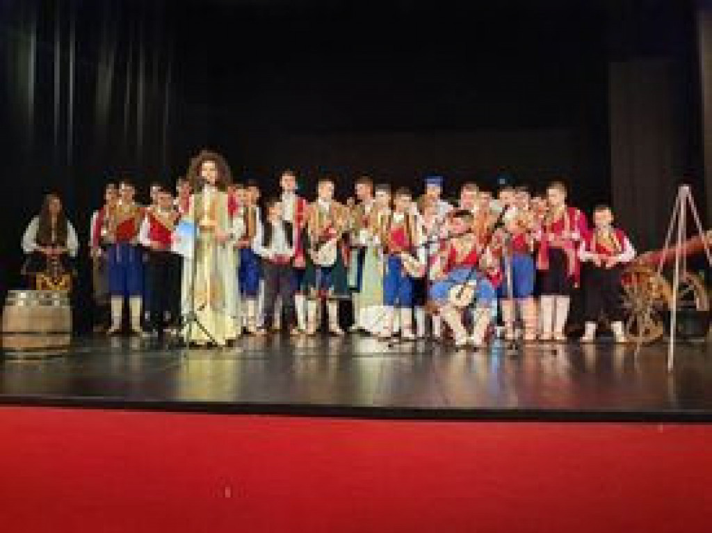 GDE SVI ĆUTE, TU ONE GOVORE: U Beogradu održan Festival mladih srpskih guslara