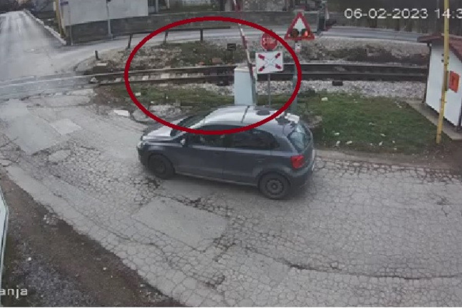 KORAK DO TRAGEDIJE: Neverovatan snimak iz Banjaluke, da li je moguće da je vozač ovo uradio? (VIDEO)