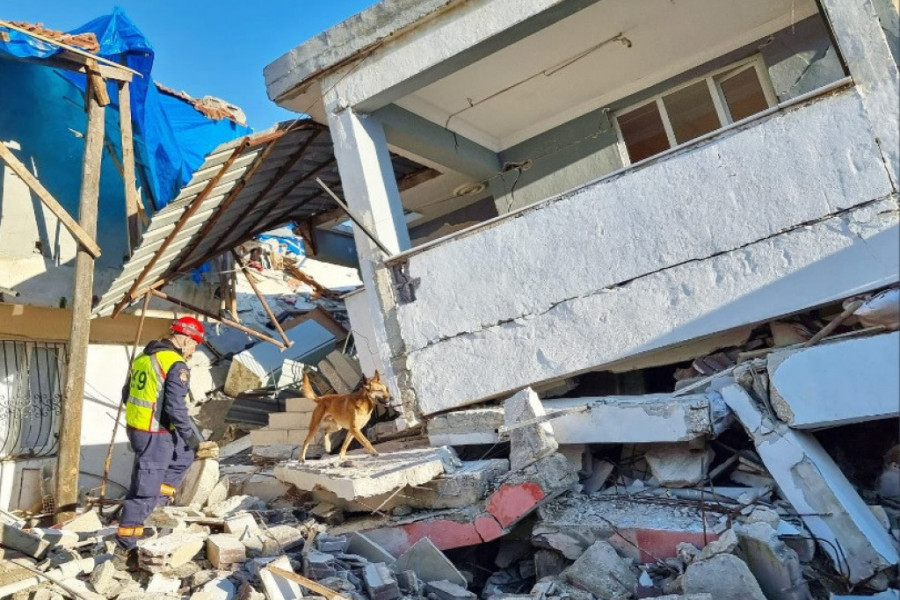 LJUDI ŽIVE NA ULICI, NEMA STRUJE, SIGNALA ZA TELEFON: Hrvatski spasioci opisali pakao posle potresa