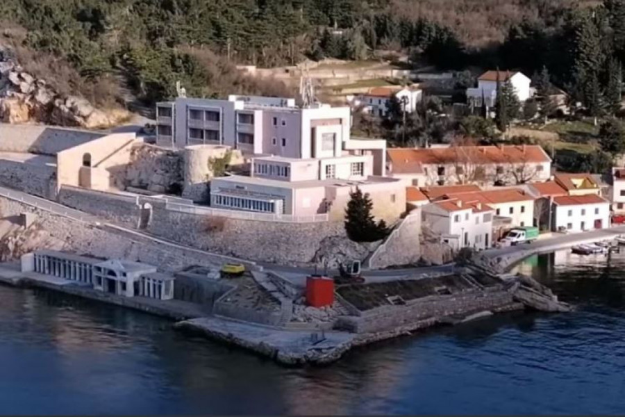 IZMET U CENTRU I GOLI TURISTI: Šok scene sa hrvatskog primorja, meštani u šoku