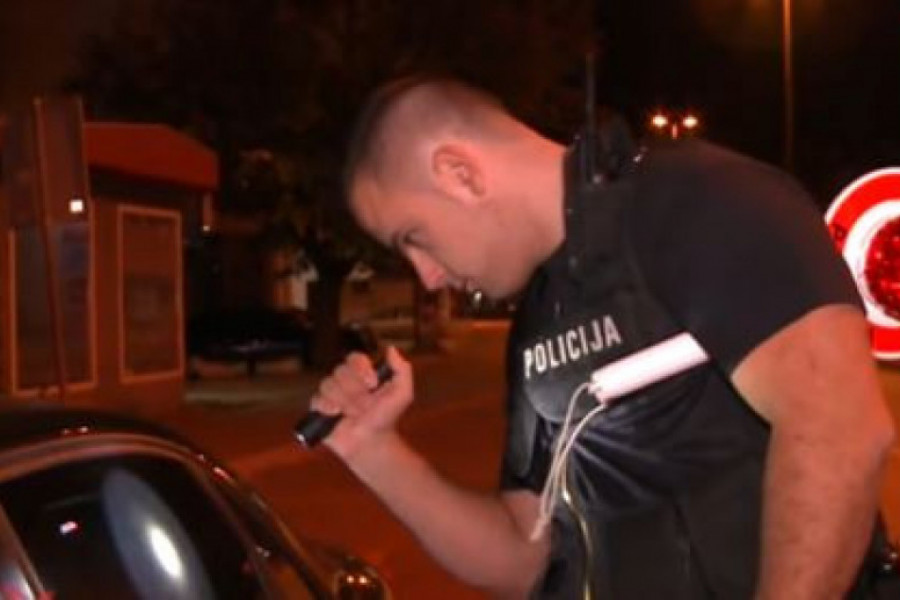 UHAPŠENI AUSTRIJANCI I DRŽAVLJANIN SRBIJE: Policija u automobilu pronašla kokain