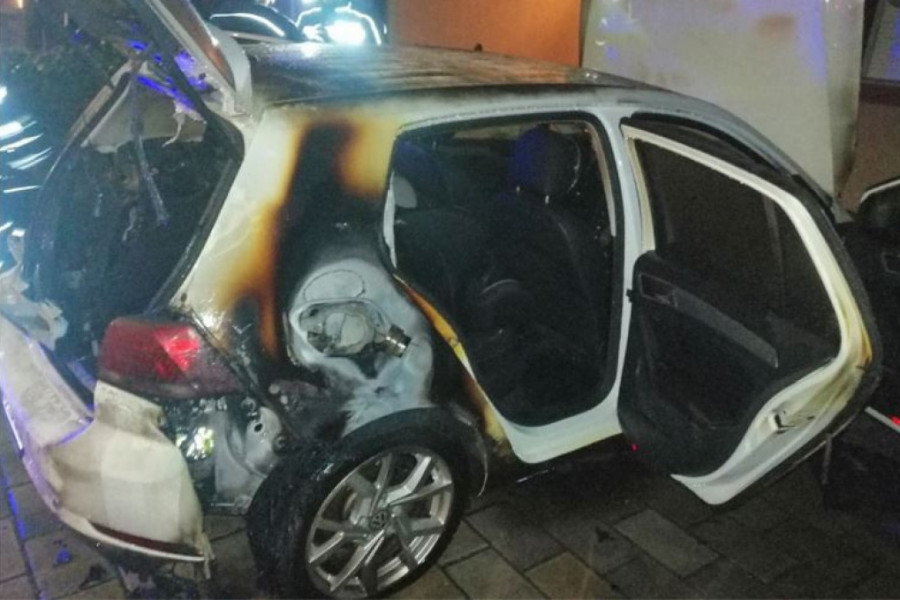 NAGUTAO SE DIMA: Nakon što je zapalio automobil, osumnjičeni završio u bolnici
