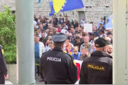 "POBIĆEMO IH GOLIM RUKAMA!" Sarajevo proključalo nakon imenovanja nove Vlade - građani na ulici dočekali presudu po Šmitovoj odluci (VIDEO)