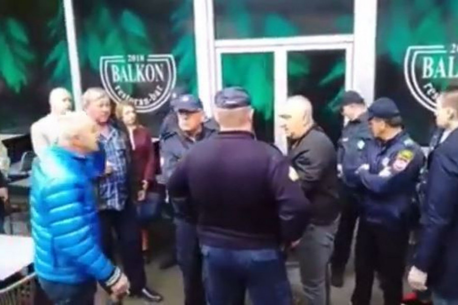 SUDSKI IZVRŠITELJI UZIMAJU "BALKON" Vlasnik preti da će se zapaliti (VIDEO-FOTO)